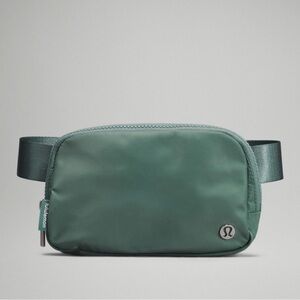Lululemon Everywhere Belt Bag